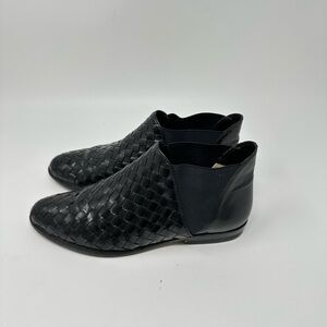 Bandolino Woven Leather Black Elastic Ankle Bootie Women's 8.5M